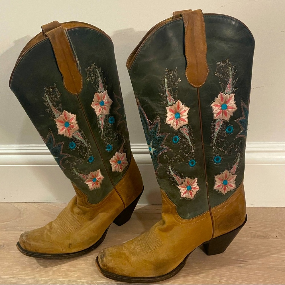 Teal, embroidered cowboy boots